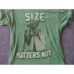 Star Wars adult small t-shirt SIZE MATTERS NOT yoda